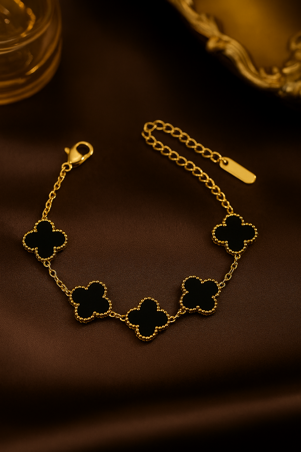 Elegant Black Clover Chain Bracelet