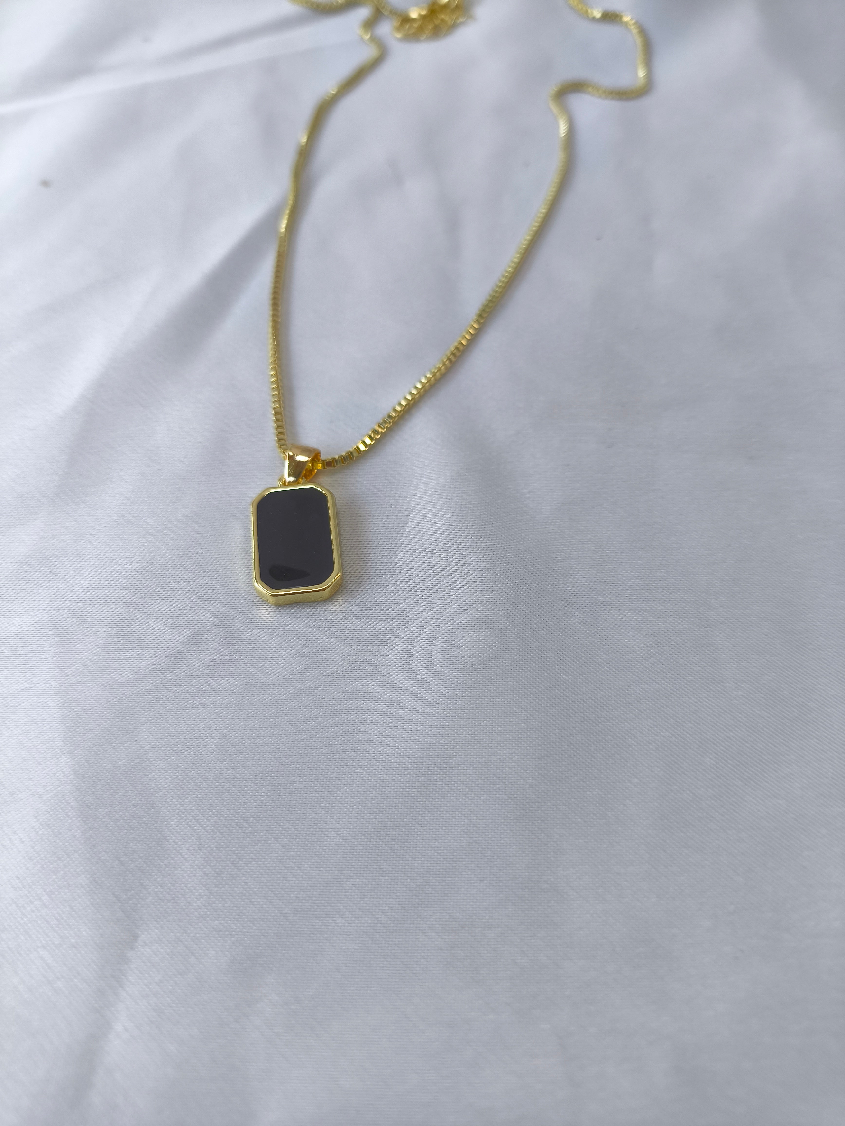 Elegant Gold Toned Rectangular Pendant Chain Necklace for Women