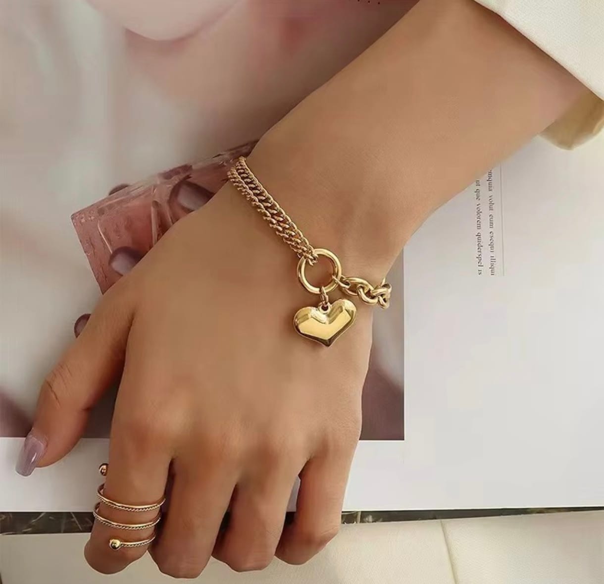 Anti Tarnish Bracelet Combo for Women – Heart Charm Chain & Black Clover Floral Bracelet | Elegant Adjustable Fashion Jewellery | Gift Set for Girls & Women