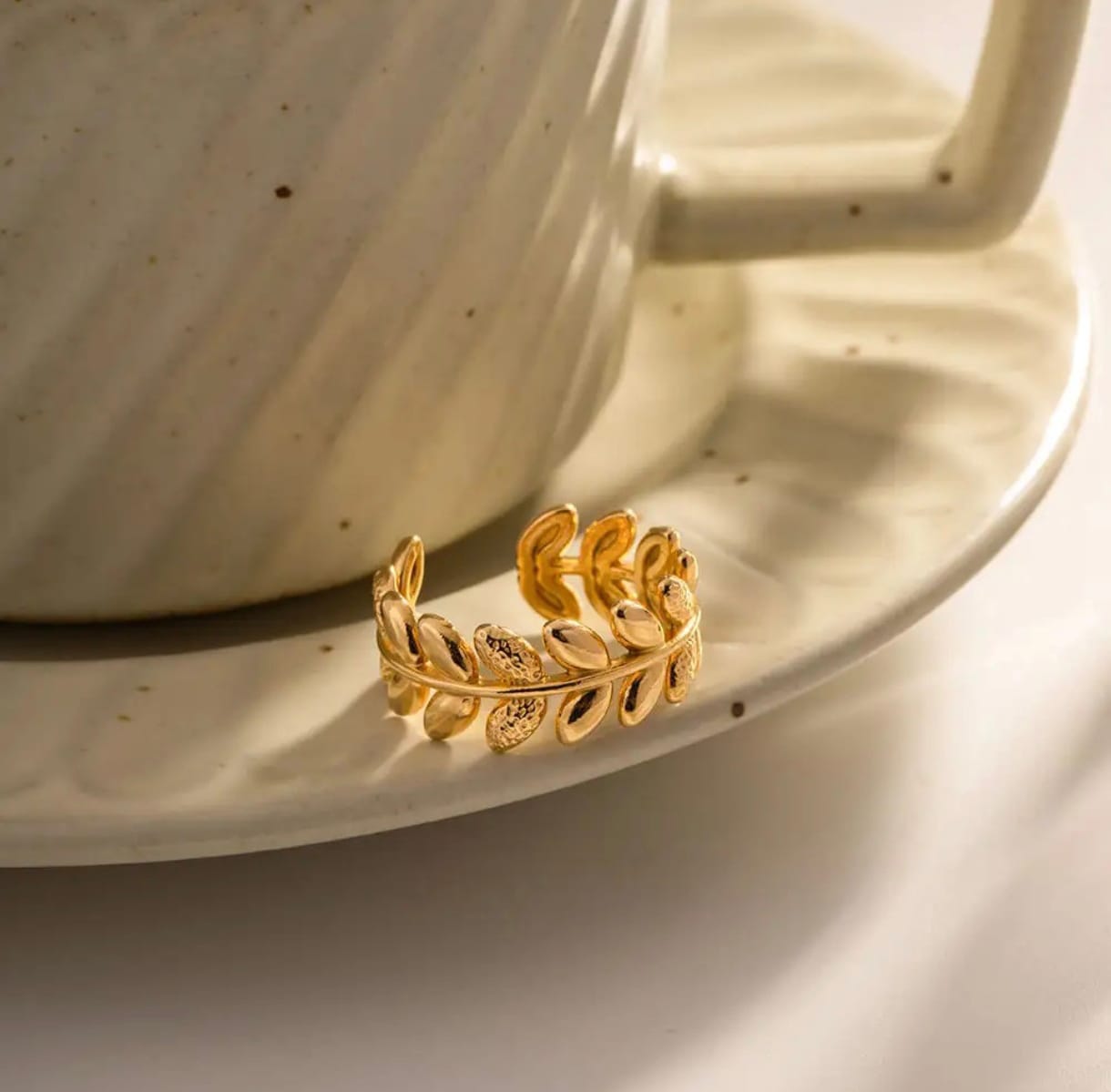 Adjustable Golden Leaf Ring, Open Band Design, Anti-Tarnish