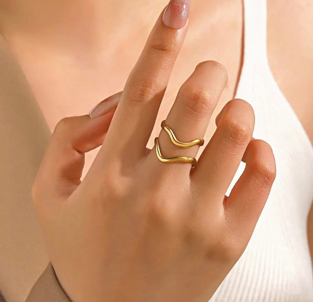 Elegant Anti Tarnish Curve statement Ring For Women & Girls